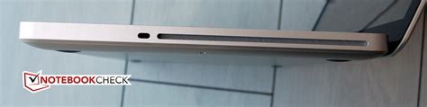 does the macbook pro have a cd slot